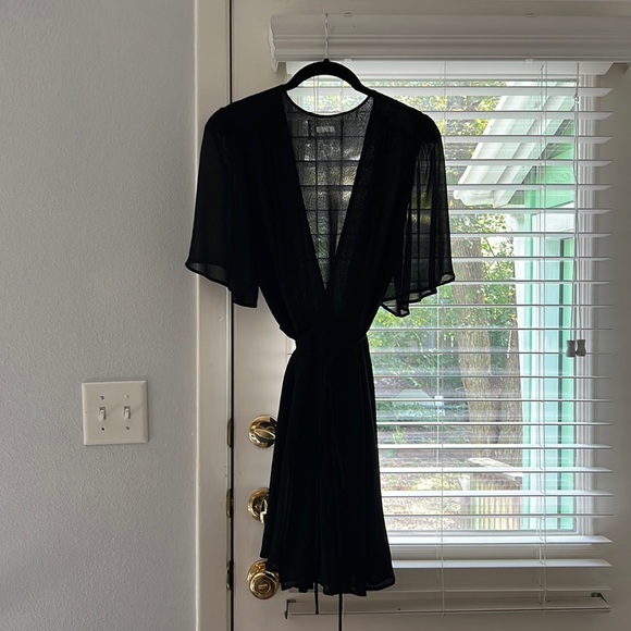 Reformation Adele Wrap Dress, Black, Size 8 - Picture 3 of 7